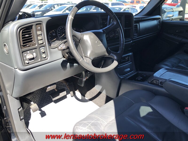 Used 2002 Chevrolet Silverado 3500 LT AWD/4WD image 10
