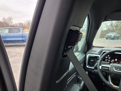 New 2025 GMC Canyon Elevation w/ Convenience Package image 24