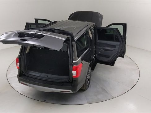 Certified 2024 Ford Expedition XLT image 53