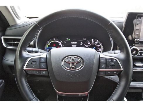 Used 2021 Toyota Highlander Limited FWD image 15