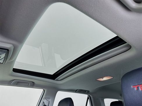 Used 2018 Toyota 4Runner TRD Off-Road Premium image 22