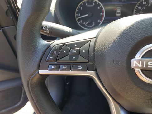 Used 2024 Nissan Sentra SV FWD image 28