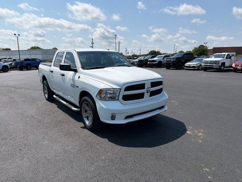 Used 2017 RAM 1500 Express w/ Express Value Package AWD/4WD image 2