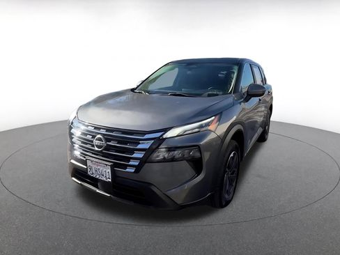 Used 2024 Nissan Rogue SV image 7