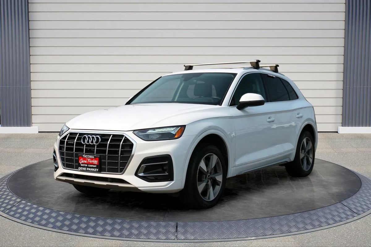 Used 2023 Audi Q5 2.0T Premium w/ Convenience Package AWD/4WD image 3
