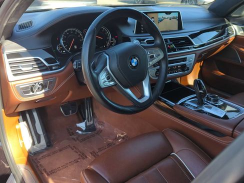 Used 2018 BMW 750i xDrive image 16