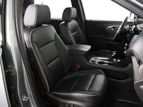 Used 2023 Chevrolet Traverse Premier AWD/4WD image 37