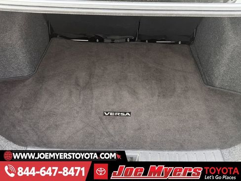 Used 2025 Nissan Versa SV image 27