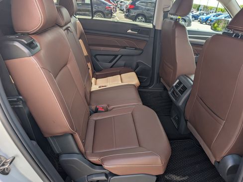 Used 2023 Volkswagen Atlas SE w/ Black Wheel Package AWD/4WD image 12