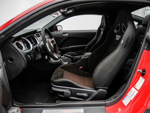 Used 2013 Ford Mustang Boss 302 w/ Boss 302 Accessory Pkg RWD image 35