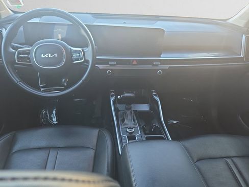 Used 2024 Kia Sorento S image 11