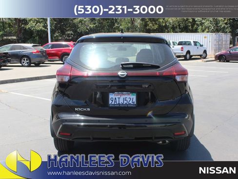 Used 2022 Nissan Kicks S FWD image 8
