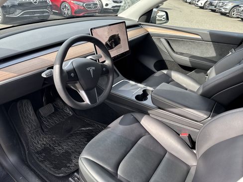 Used 2023 Tesla Model Y Long Range AWD/4WD image 13