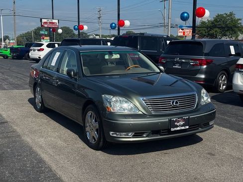 Used 2004 Lexus LS 430 RWD image 3