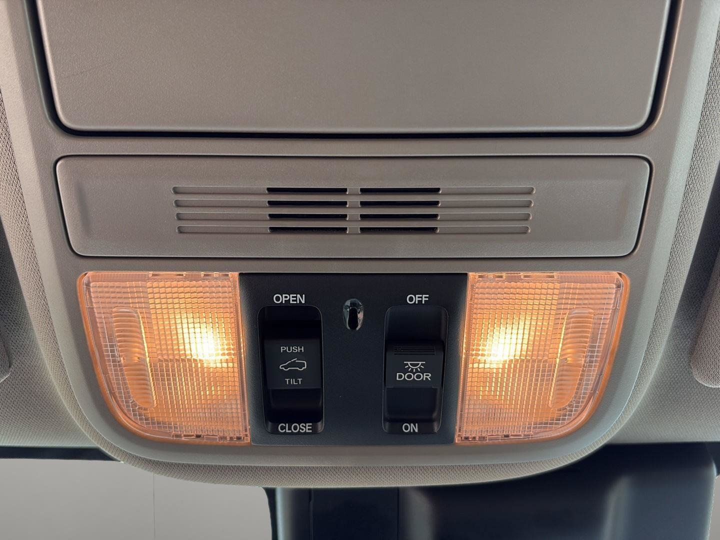 Used 2018 Honda Odyssey EX-L image 19