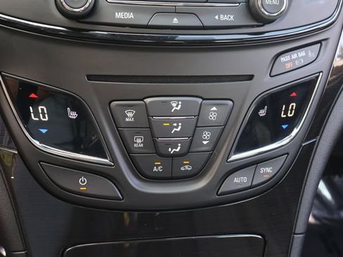 Used 2016 Buick Regal FWD image 24