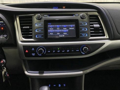 Certified 2017 Toyota Highlander LE image 18