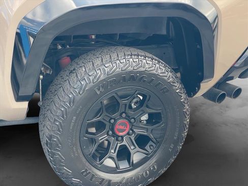Used 2025 Toyota Tacoma TRD Pro w/ Tow Tech Package AWD/4WD image 32