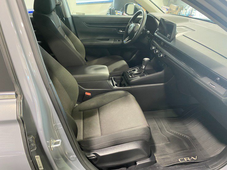 Used 2024 Honda CR-V LX image 17