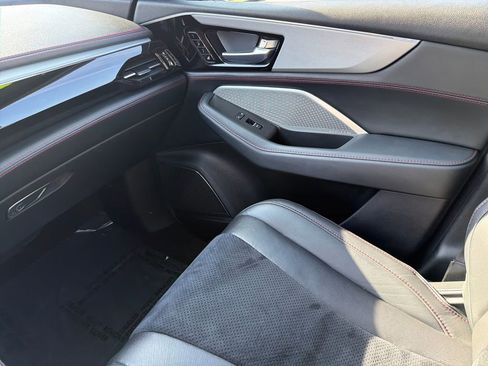 Used 2023 Acura MDX A-Spec image 32