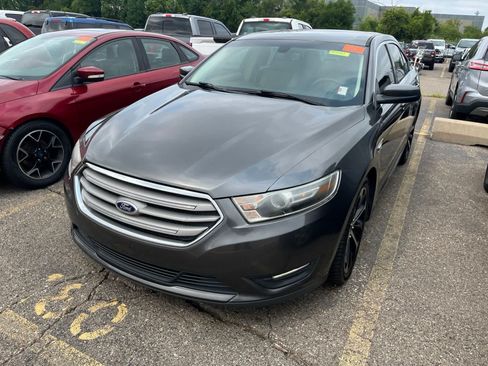 Used 2015 Ford Taurus SEL w/ Equipment Group 201A AWD/4WD image 3