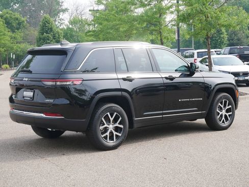 New 2025 Jeep Grand Cherokee Limited w/ Trailer Tow Package image 9