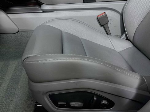 Certified 2025 Porsche Taycan image 12