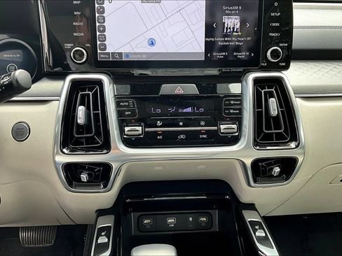 Certified 2023 Kia Sorento SX AWD/4WD image 15