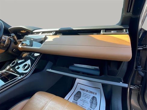 Used 2019 Land Rover Range Rover Velar R-Dynamic SE image 33