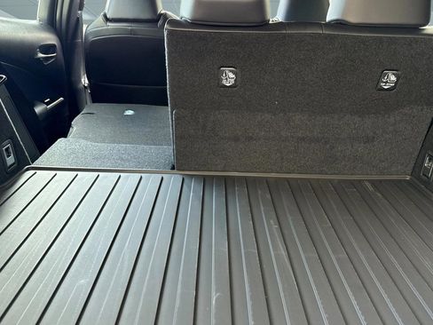 New 2026 Lexus UX 300h FWD image 25