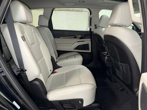 Used 2025 Kia Telluride S AWD/4WD image 22