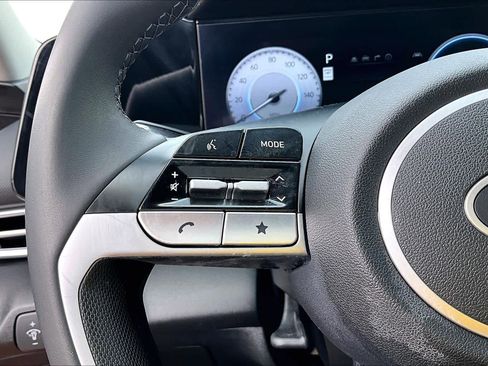 Used 2024 Hyundai Elantra SEL w/ Convenience Package FWD image 21