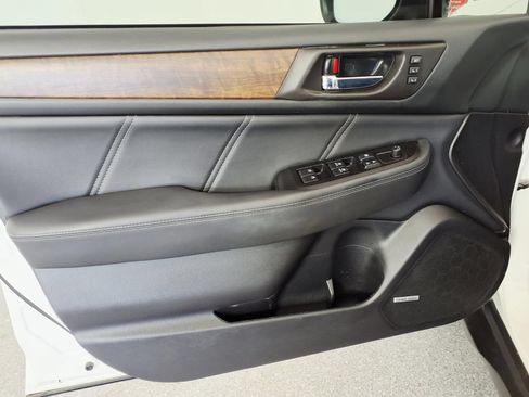 Used 2018 Subaru Outback 2.5i Limited AWD/4WD image 15