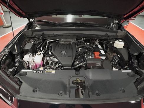 Certified 2024 Toyota Grand Highlander XLE image 8