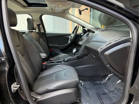 Used 2015 Ford Focus Titanium FWD image 18