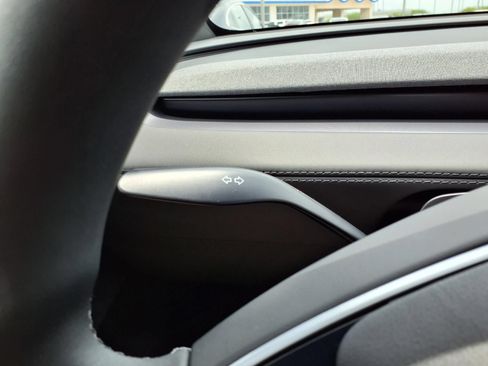 Used 2026 Tesla Model Y 2WD image 17