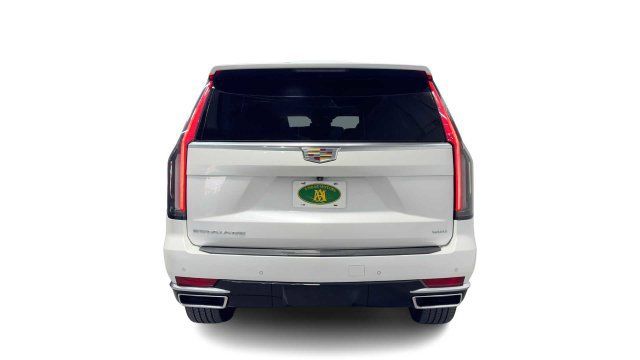 Used 2024 Cadillac Escalade Luxury RWD image 3