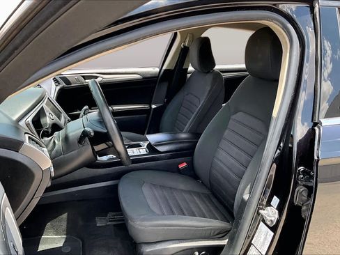 Used 2020 Ford Fusion SE FWD image 8