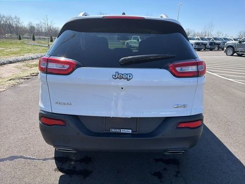 Used 2017 Jeep Cherokee Latitude w/ True North Edition AWD/4WD image 7