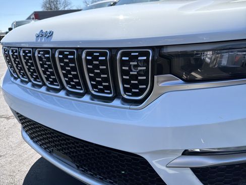 Certified 2022 Jeep Grand Cherokee Summit image 4