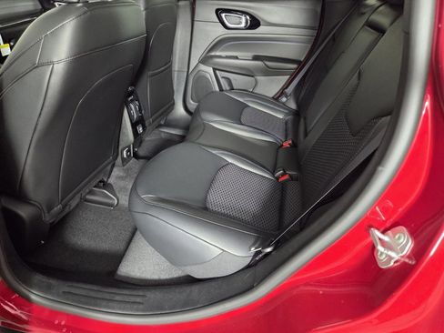 New 2026 Jeep Compass Latitude image 12