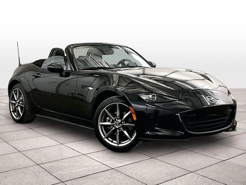 Used 2023 MAZDA MX-5 Miata Grand Touring RWD image 2