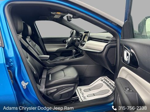 Used 2025 Jeep Compass Limited AWD/4WD image 14