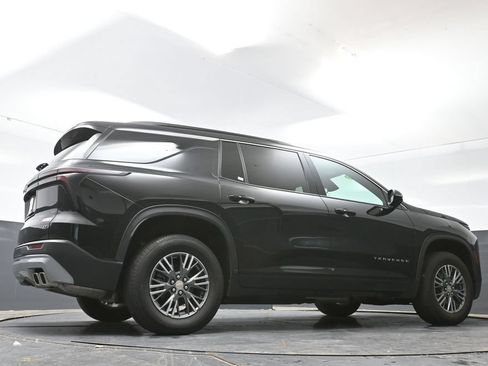 Used 2024 Chevrolet Traverse LT FWD image 24