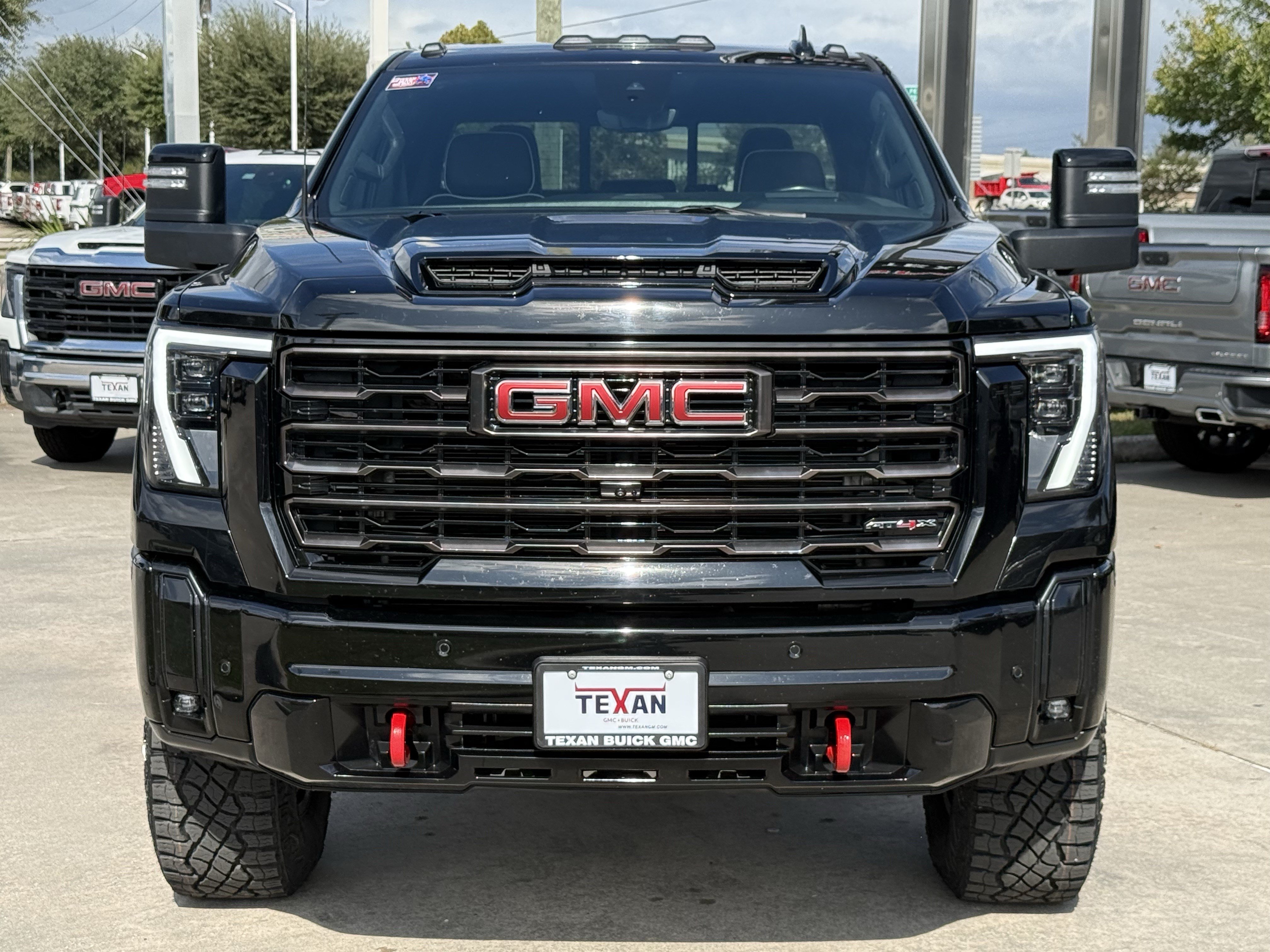 Used 2025 GMC Sierra 2500 AT4X AWD/4WD image 9