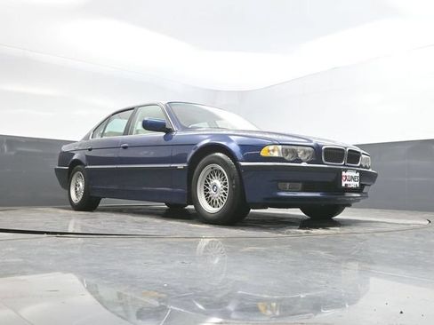 Used 2001 BMW 740i RWD image 42