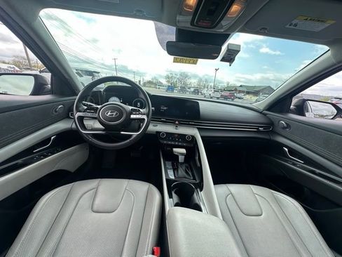 Used 2024 Hyundai Elantra Limited FWD image 7