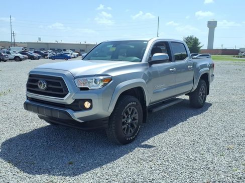 Used 2021 Toyota Tacoma SR5 RWD image 7