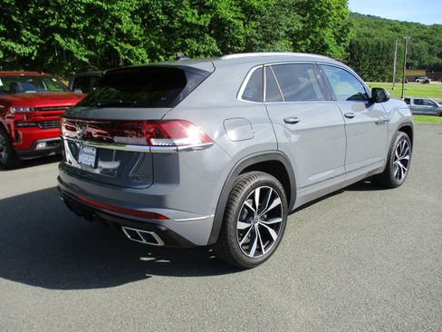 Used 2024 Volkswagen Atlas Cross Sport SEL Premium R-Line AWD/4WD image 5