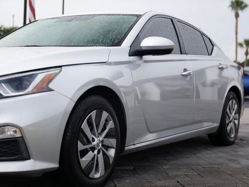 Used 2020 Nissan Maxima 3.5 S w/ Floor Mat Group FWD image 6